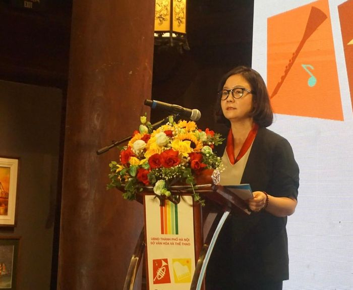 Phó Giám đốc Sở Văn hóa, Thể thao và Du lịch Hà Nội Lê Thị Ánh Mai thông tin tại họp báo. Ảnh: Hoàng Lân
