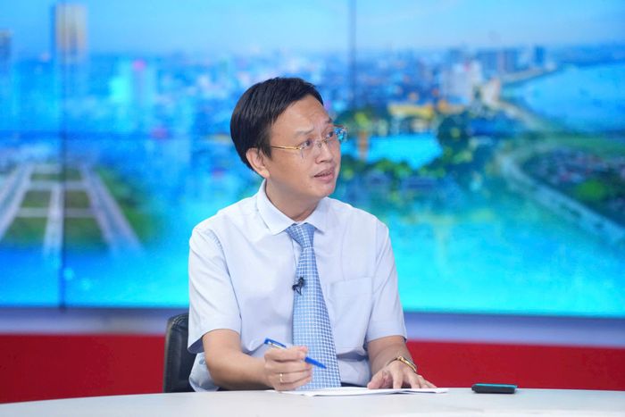 TS Trần Xuân Lượng, Viện trưởng Viện Nghiên cứu Kinh tế và Bất động sản Việt Nam chia sẻ tại chương trình. Ảnh: Phạm Hùng