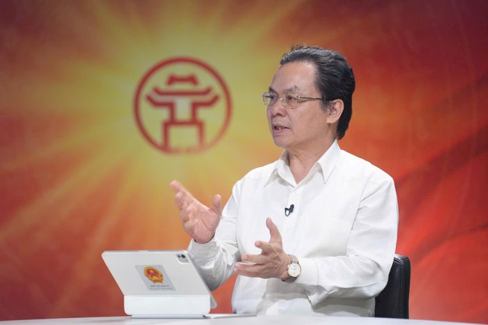 GS.TS. Hoàng Văn Cường, Phó Chủ tịch Hội Khoa học Kỹ thuật Việt Nam, nguyên Phó Hiệu trưởng Trường Đại học Kinh tế quốc dân chia sẻ tại chương trình. Ảnh: Phạm Hùng