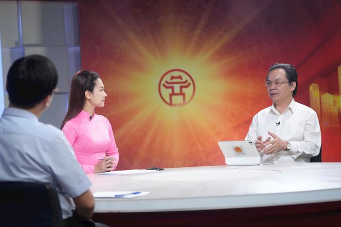 GS.TS. Hoàng Văn Cường, Phó Chủ tịch Hội Khoa học Kỹ thuật Việt Nam, nguyên Phó Hiệu trưởng Trường Đại học Kinh tế quốc dân chia sẻ tại chương trình. Ảnh Phạm Hùng