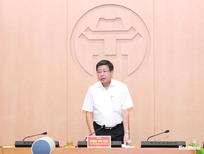 Phó Chủ tịch Thường trực UBND thành phố Dương Đức Tuấn phát biểu chỉ đạo. Ảnh: Đình Hiệp
