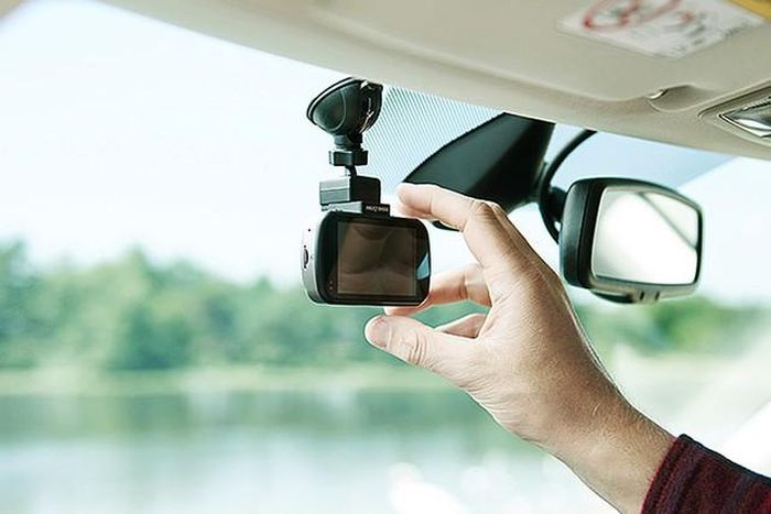 Nhiều loại xe ô tô phải lắp thiết bị giám sát hành trình theo quy định. Ảnh minh họa: TL
