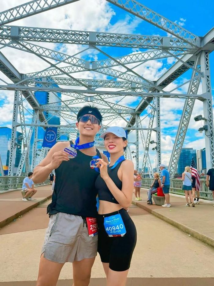 Ngoài sự nghiệp thăng hoa, cuộc sống giàu sang, Lệ Quyên còn có mối tình đẹp với chàng diễn viên Lâm Bảo Châu. 