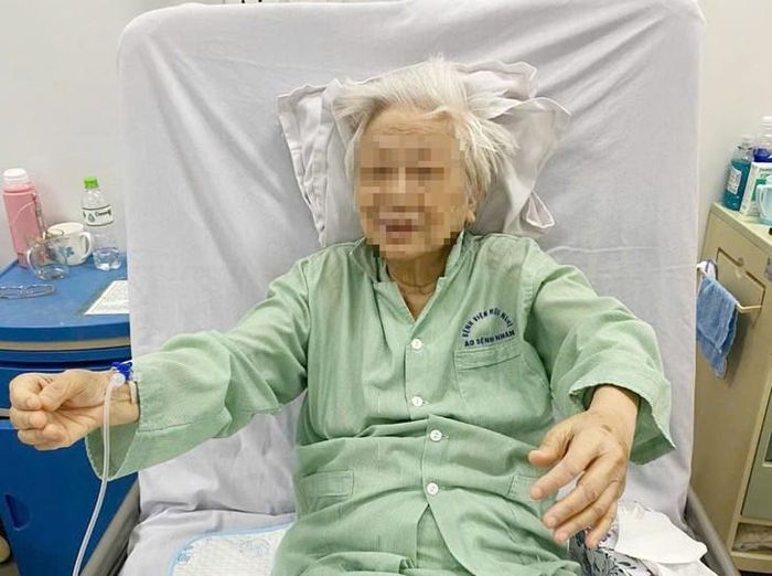Bệnh nhân tuổi cao lại mắc nhiều bệnh nền như tăng huyết áp, đái tháo đường, rối loạn lipid máu, suy tim và hẹp động mạch vành. Ảnh: BVCC