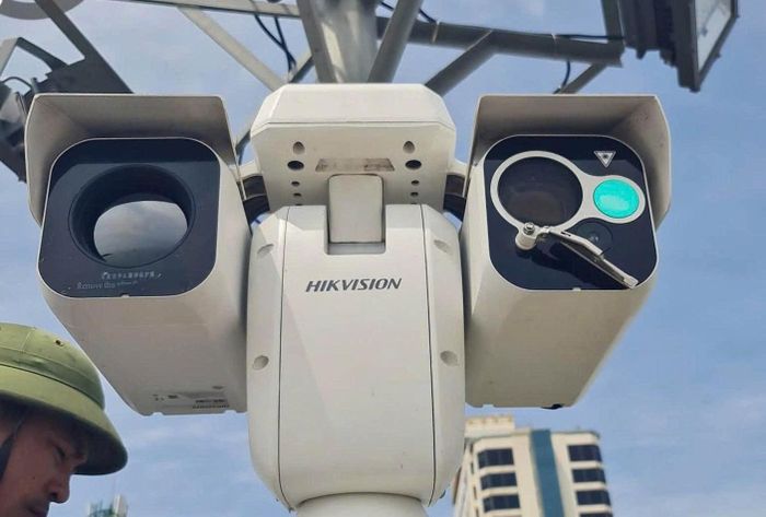 Từ vị trí trên cao, hệ thống camera có thể mở rộng phạm vi quan sát khu vực bãi tắm Cửa Lò. (Ảnh: CSCC)