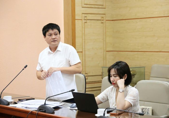 Lãnh đạo Cục Hạ tầng và Thiết bị Y tế phát biểu, báo cáo tại cuộc họp.  Ảnh: Trần Minh
