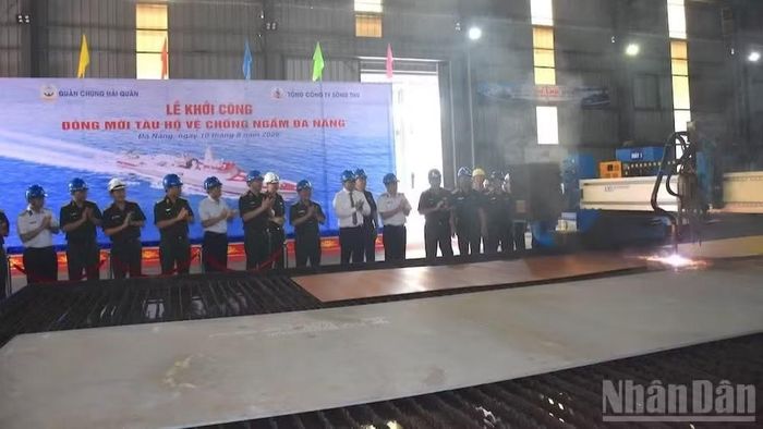 Phần lớn vũ khí và công nghệ trên tàu sẽ do Tập đoàn Công nghiệp Quân sự và Viễn thông Viettel thuộc sở hữu nhà nước và các nhà máy do Bộ Quốc phòng kiểm soát sản xuất, đây là nỗ lực đáng nể của Việt Nam.