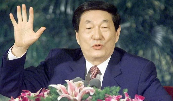 Trong cáo phó được Xinhua đăng tải, ông được mô tả là người đã cống hiến cả cuộc đời để phục vụ nhân dân, đồng thời sự ra đi của ông là tổn thất lớn đối với đảng và nhà nước Trung Quốc.