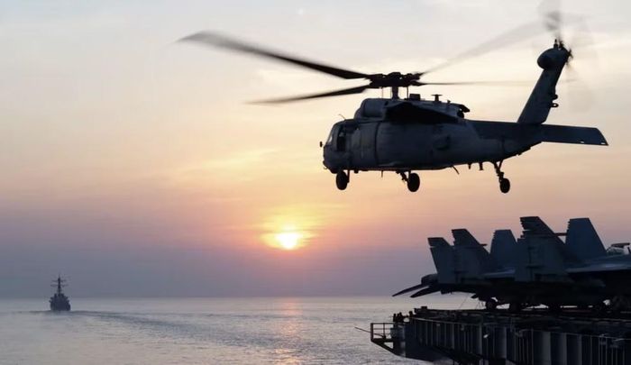 Tên lửa Hellfire được thiết kế chủ yếu để tấn công mục tiêu mặt đất và phương tiện, nhưng Hải quân Mỹ cũng đã tích hợp loại tên lửa này trên các trực thăng MH-60 để thực hiện nhiệm vụ tác chiến trên biển.