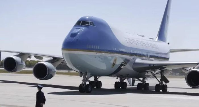 Ông Trump từng là mục tiêu của 2 âm mưu ám sát trong năm 2024. Ông bị đạn bắn rách tai trong một vụ ám sát hụt khi vận động tranh cử tại Butler, bang Pennsylvania.