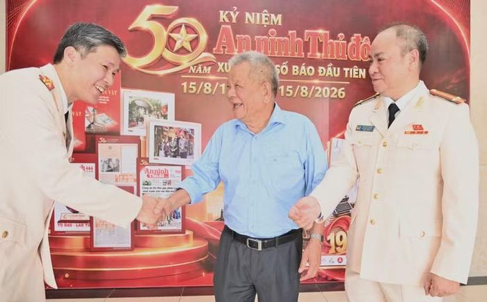 Cuộc hội ngộ của các thế hệ làm báo An ninh Thủ đô