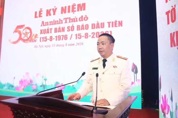 Thiếu tá Nguyễn Phú Khánh đại diện thế hệ trẻ phát biểu