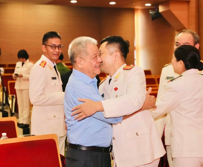 Sự kiện là dịp để các thế hệ người làm báo An ninh Thủ đô gặp gỡ, ôn nhiều kỷ niệm
