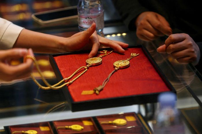  Cửa hàng Laopu Gold ở Bắc Kinh. Ảnh: Reuters. 