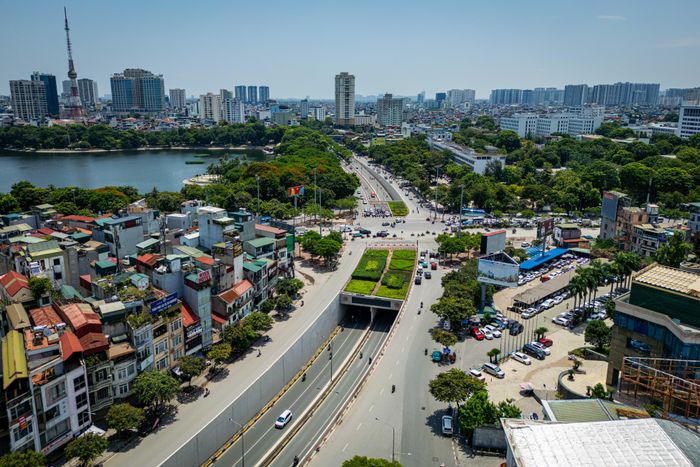 Theo đề xuất của liên danh, dự án Hanoi Twin Towers 99 không chỉ hướng đến việc hình thành một công trình điểm nhấn, mà còn góp phần chỉnh trang không gian đô thị tại khu vực cửa ngõ phía nam trung tâm Hà Nội. Phương án quy hoạch được đặt trong tổng thể khu vực nút giao Kim Liên, đường Lê Duẩn và trục đường rộng 90 m, kết nối từ hầm chui Kim Liên đến Quốc lộ 1A.