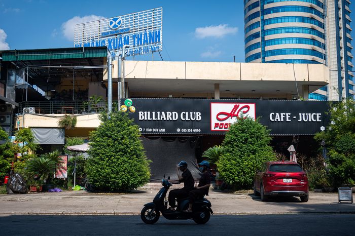 Theo ghi nhận, khu đất số 7 Đào Duy Anh hiện là Khách sạn Kim Liên cùng các hạng mục dịch vụ đi kèm, trong khi số 5 Đào Duy Anh được sử dụng cho hoạt động kinh doanh, thương mại và một số cơ sở dịch vụ khác.