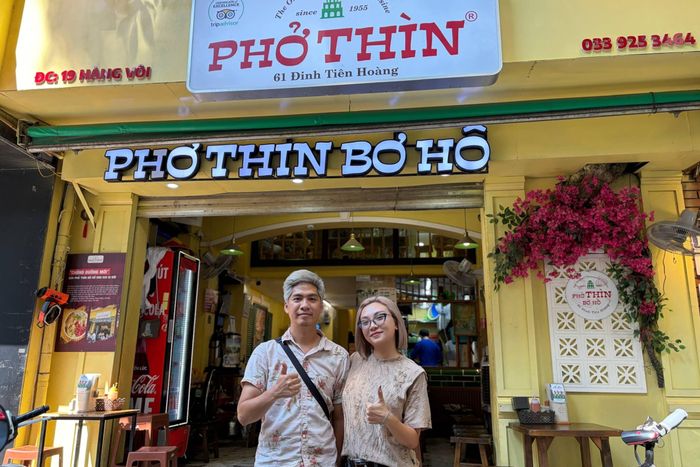  Vợ chồng anh Thành - chị Thu cùng quản lý, vận hành quán phở thương hiệu của gia đình. Ảnh: Ánh Hoàng. 