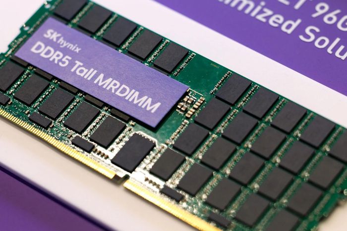 Một thanh nhớ DRAM của SK Hynix. Ảnh: Bloomberg.