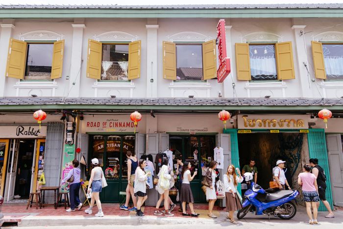Khách Việt khám phá Bangkok và cố đô Ayutthaya, Thái Lan hồi tháng 4. Ảnh: Phương Lâm.