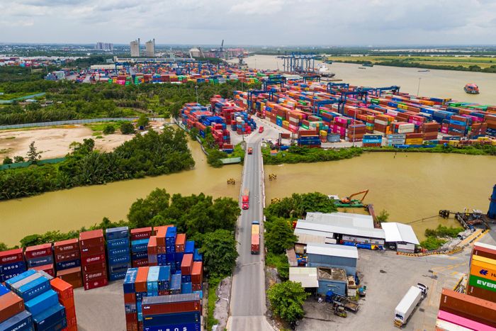  Mô hình hành lang vận tải này đã được nhiều cảng lớn như Rotterdam (Hà Lan), Singapore, Thượng Hải (Trung Quốc) áp dụng nhằm tách xe container khỏi khu dân cư, giảm ùn tắc và nâng cao hiệu quả khai thác cảng. 