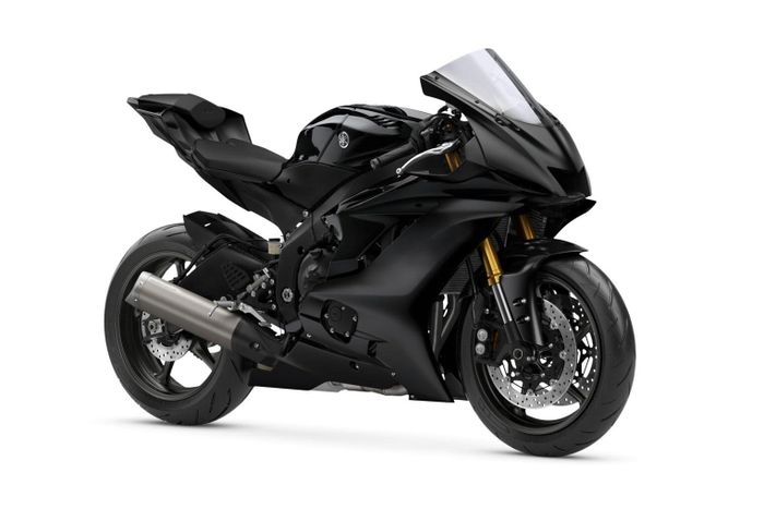  Yamaha R6 Race sẽ được mở bán theo hình thức sản xuất theo đơn đặt hàng trong thời gian giới hạn, với ngày giao xe dự kiến 26/2/2027. Mức giá niêm yết tại Nhật Bản là 1.375.000 Yen (hơn 8.600 USD). 