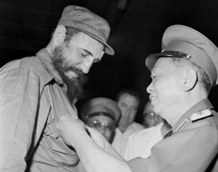 Nhân dân Việt Nam luôn ghi nhớ câu nói bất hủ của lãnh tụ Cuba Fidel Castro “Vì Việt Nam, Cuba sẵn sàng hiến dâng cả máu của mình".