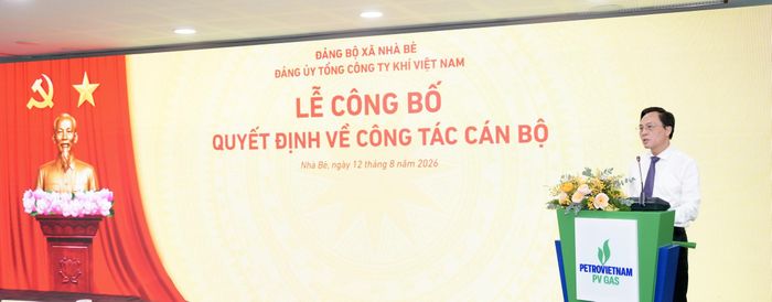  Ông Bùi Minh Tiến - Bí thư Đảng ủy PV GAS phát biểu nhận nhiệm vụ. 