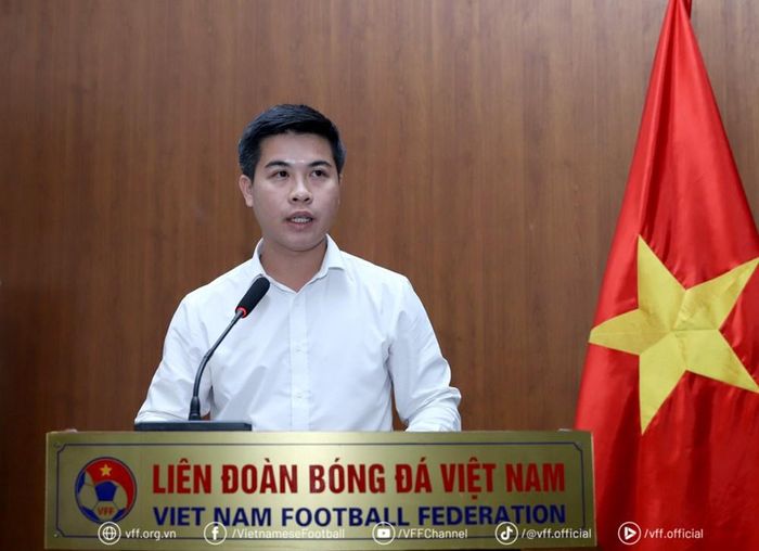 Đại diện nhà tài trợ, ông Lê Văn Bình phát biểu tại buổi lễ