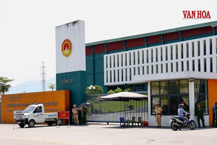 Điểm thi tại trường THPT Chuyên Tuyên Quang chiều 13.8