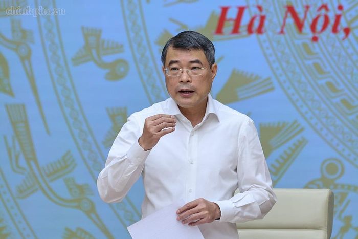 Thủ tướng Lê Minh Hưng yêu cầu NHNN và hệ thống ngân hàng tập trung khơi thông và phân bổ hiệu quả nguồn vốn cho nền kinh tế; bảo đảm người dân, doanh nghiệp được tiếp cận thuận lợi với tín dụng và các dịch vụ ngân hàng. Ảnh: VGP
