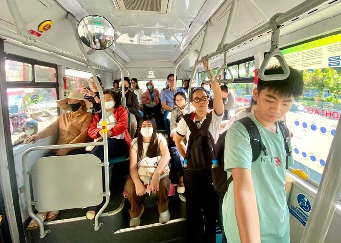 Hình ảnh ghi nhận trên tuyến 93, từ Bến xe Miền Đông mới đi Bến xe buýt Sài Gòn, sáng ngày 13.8.2026. Ảnh: TTQLGTCC