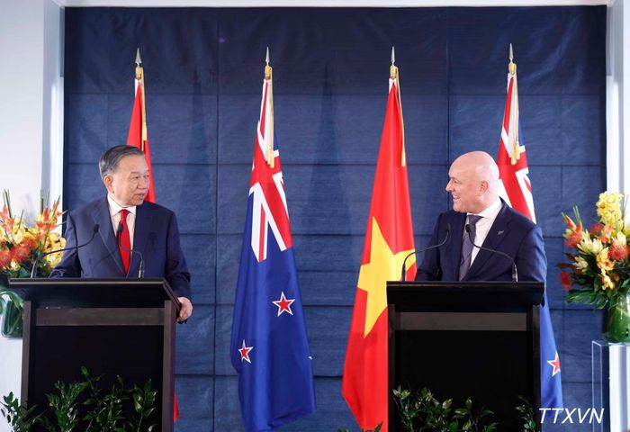 Tổng Bí thư, Chủ tịch nước Tô Lâm và Thủ tướng New Zealand Christopher Luxon trong cuộc gặp gỡ báo chí, thông báo kết quả hội đàm. (Ảnh: Thống Nhất/TTXVN)