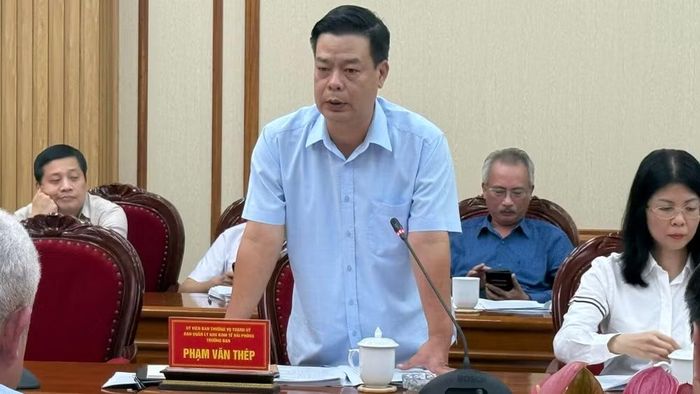Trưởng Ban Quản lý Khu kinh tế Hải Phòng, Phạm Văn Thép phát biểu. (Ảnh: HOÀI THU)