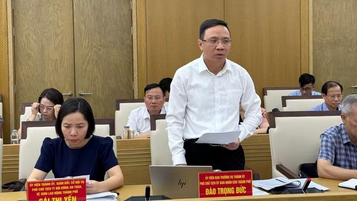 Phó Chủ tịch Ủy ban nhân dân thành phố Hải Phòng Đào Trọng Đức phát biểu tại hội nghị. (Ảnh: HOÀI THU)