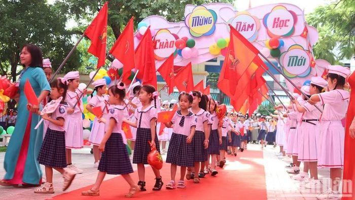 Lãnh đạo tỉnh Quảng Ngãi yêu cầu bảo đảm đầy đủ các điều kiện tổ chức năm học mới 2026-2027 và lễ khai giảng.