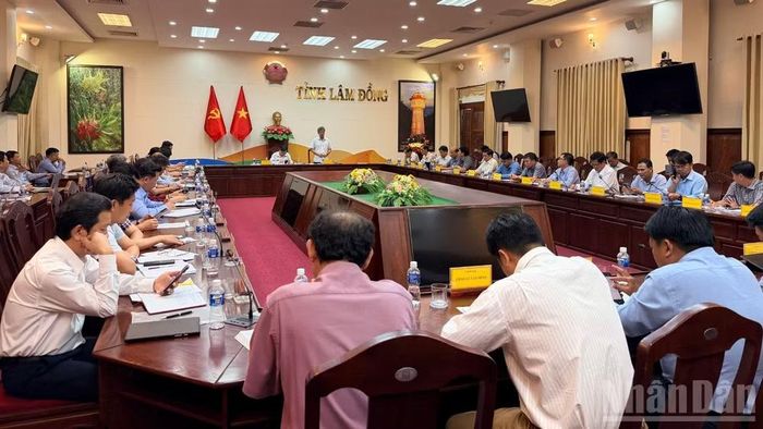 Ủy ban nhân dân tỉnh Lâm Đồng tổ chức cuộc họp với các địa phương. (Ảnh: THANH HẢI)