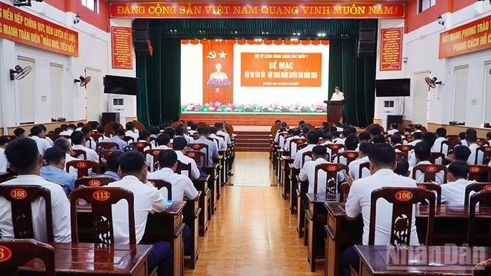 Quang cảnh bế mạc.