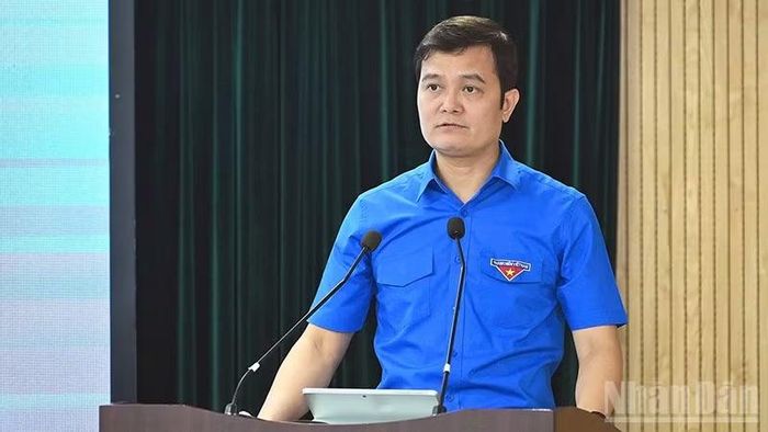 Đồng chí Bùi Quang Huy phát biểu ý kiến tại hội nghị. (Ảnh: LINH PHAN)