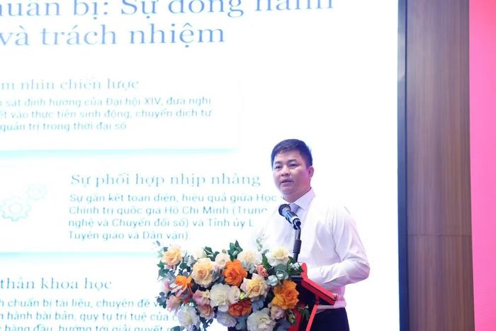Phó Giáo sư, Tiến sĩ Trần Quang Diệu, Giám đốc Trung tâm Công nghệ và Chuyển đổi số (Học viện Chính trị quốc gia Hồ Chí Minh) phát biểu tổng kết hội thảo. (Ảnh: TM)