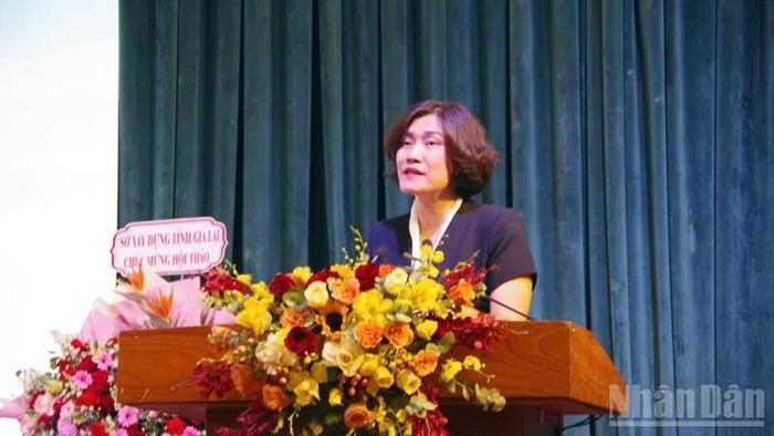 Tổng Biên tập Báo Xây dựng Nguyễn Thị Hồng Nga phát biểu khai mạc hội thảo. (Ảnh: Thanh Tùng)