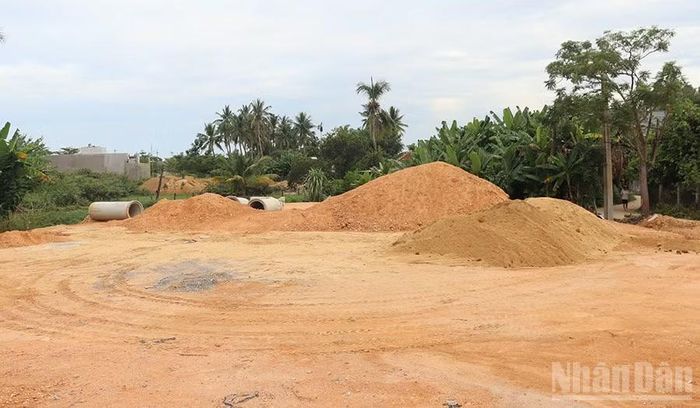Lãnh đạo tỉnh Quảng Ngãi yêu cầu tập trung tháo gỡ các nút thắt về giải phóng mặt bằng, không để tình trạng dự án chờ mặt bằng.