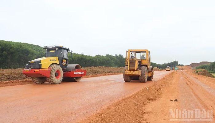 Nhà thầu, cán bộ yếu kém về năng lực, thiếu trách nhiệm, không đáp ứng yêu cầu sẽ bị thay thế.