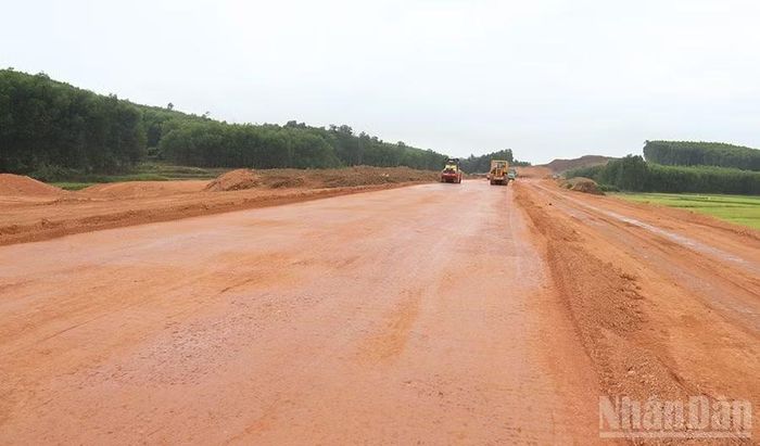 Các chủ đầu tư, cơ quan, đơn vị, địa phương chịu trách nhiệm toàn diện trước Ủy ban nhân dân tỉnh, Chủ tịch Ủy ban nhân dân tỉnh về tiến độ thực hiện, kết quả giải ngân kế hoạch vốn đầu tư công năm 2026.