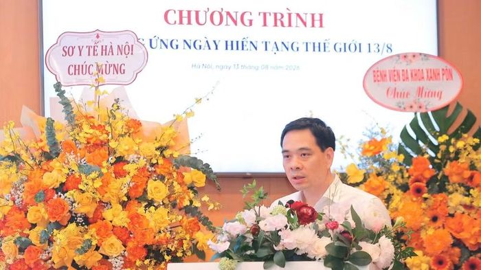 Tiến sĩ Nguyễn Đức Long, Giám đốc Bệnh viện đa khoa Xanh Pôn phát biểu tại chương trình. (Ảnh: CƯƠNG QUYẾT)