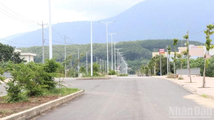 Dự án đường N26 vướng mắc chủ yếu liên quan công tác bồi thường, hỗ trợ, tái định cư và giải phóng mặt bằng. (Ảnh: THANH HẢI)