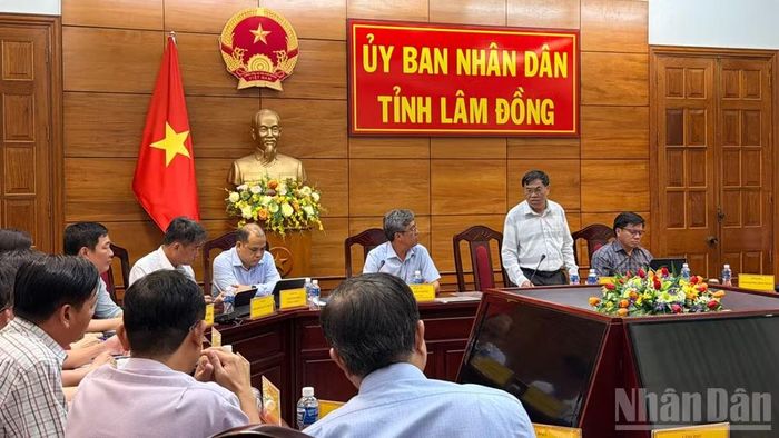 Đồng chí Võ Ngọc Hiệp, Phó Chủ tịch Ủy ban nhân dân tỉnh Lâm Đồng phát biểu chỉ đạo. (Ảnh: THANH HẢI)
