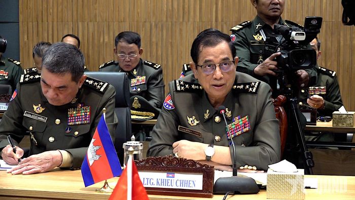  Đại tướng Khieu Chhen tại đối thoại.