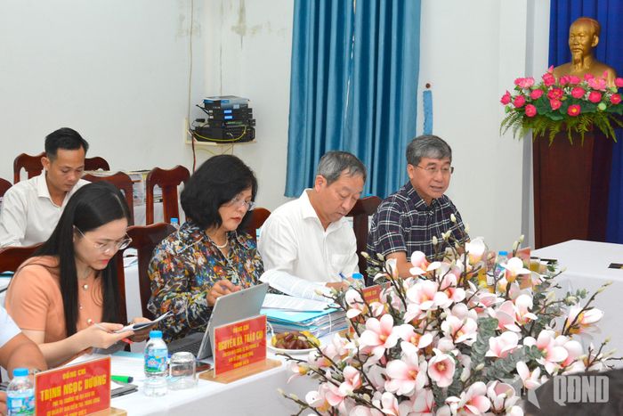 Các thành viên Đoàn kiểm tra, giám sát.