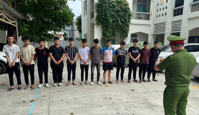 Cơ quan điều tra thi hành lệnh khởi tố bị can, bắt tạm giam đối với các đối tượng