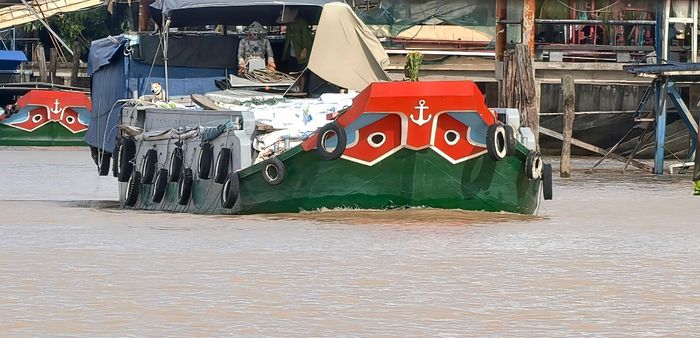 Triều cường kết hợp lũ đầu tháng 7 âm lịch, gây ngập một số nơi trên địa bàn tỉnh Vĩnh Long. Ảnh: TÍN HUY
